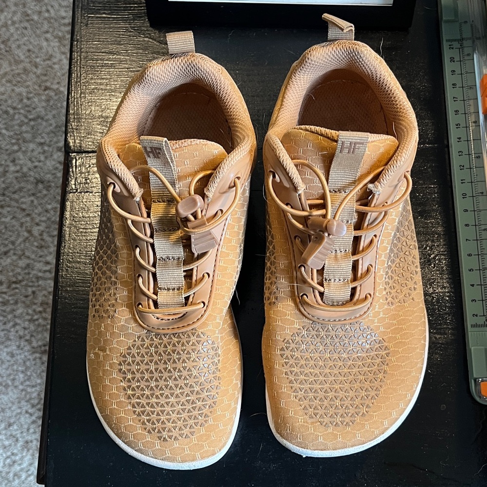 Hike earth Tan Sneakers